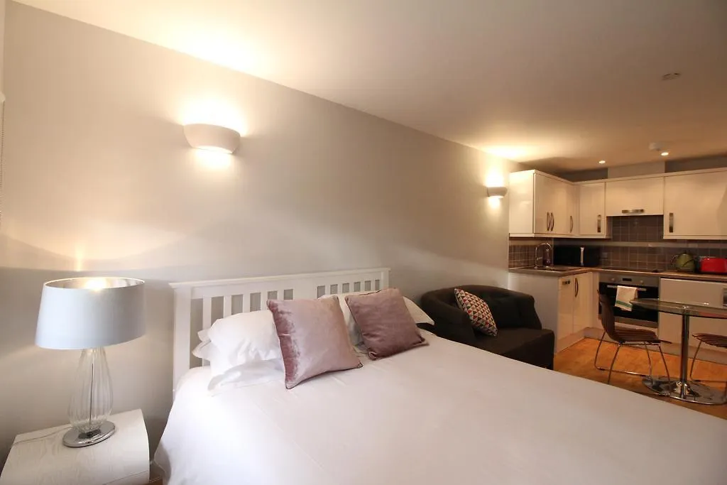 Lux Living Apartments - Roman House